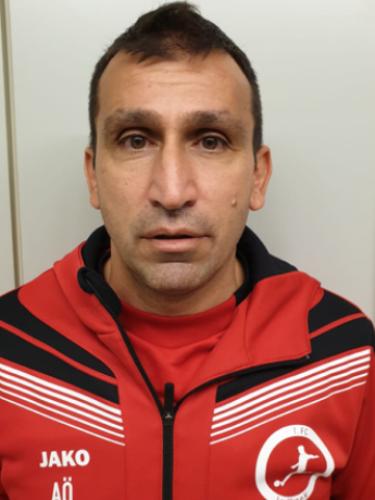 Ayhan Özer