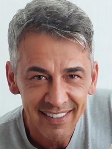 Goekhan Oezsuemer