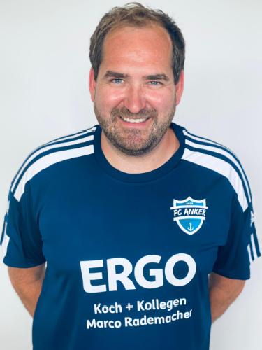 Tobias Henze