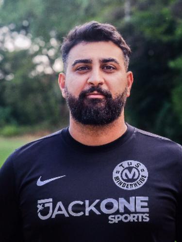 Yaser Bezek