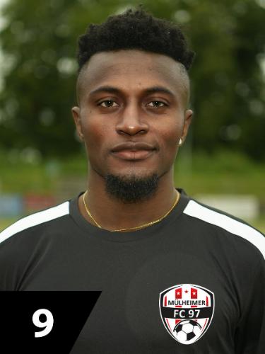 Oben Robert Molango