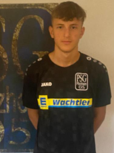 Dejvis Nouro