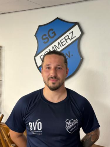Leon Smolka