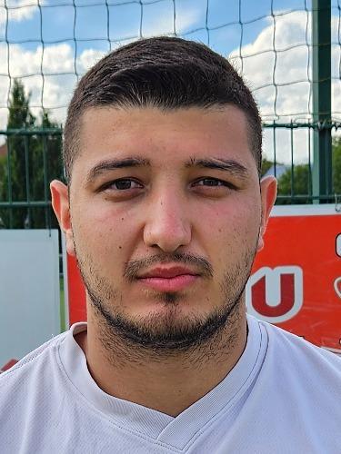 Sezer Oezen