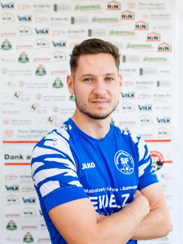 Dennis Holzer