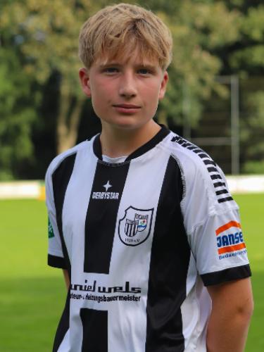 Tristan Leon Vader