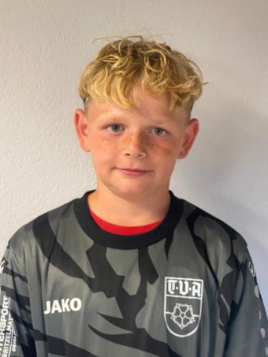 Noah Urbanschik