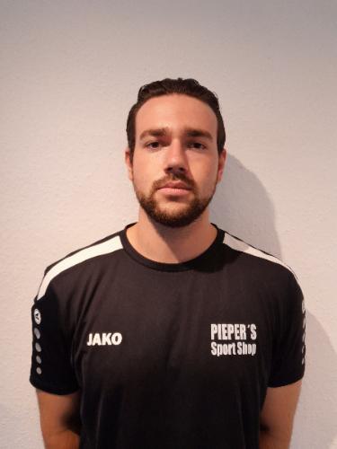 Julian Niklas Revering