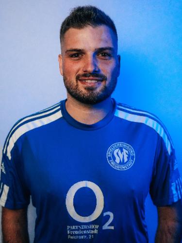 Dominik Teixeira