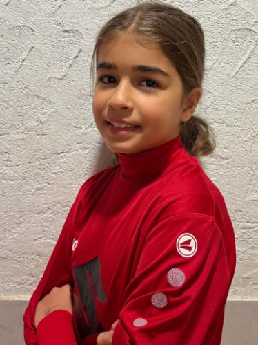 Mira Naz Benzer