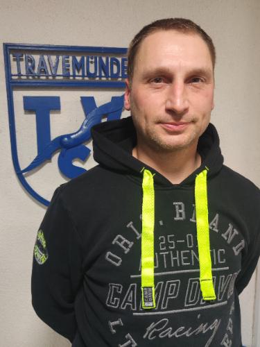 Henning Lübker