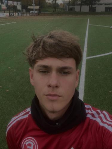 Patryk Wiwaaryk