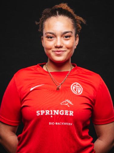 Tara Tobechi Alice Hein