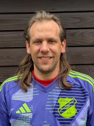 Joerg Stoermer Huegues