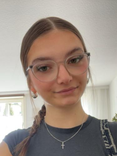 Esther Schiller