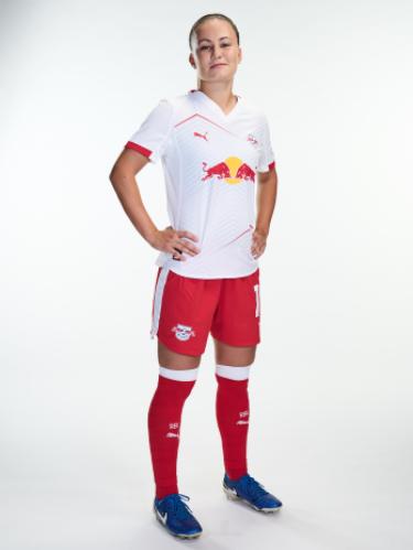 Annabel Schasching