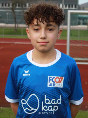 Mikail Efe Üzümyemez