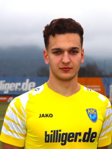 Yannick Üzüm