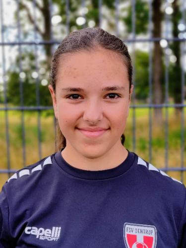 Nina Santos Ferreira