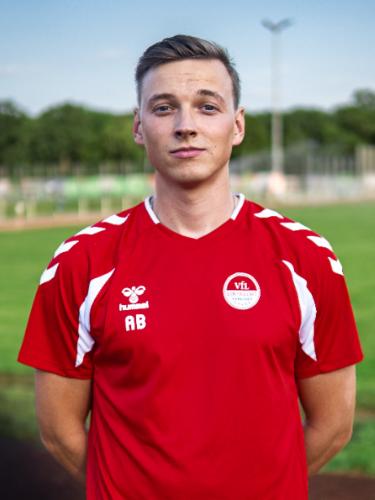 Julian-Alexander Becker
