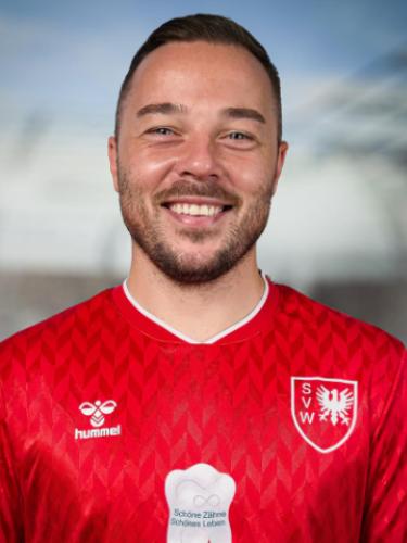 Yanni Regäsel