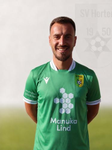 Arianit Tasholli