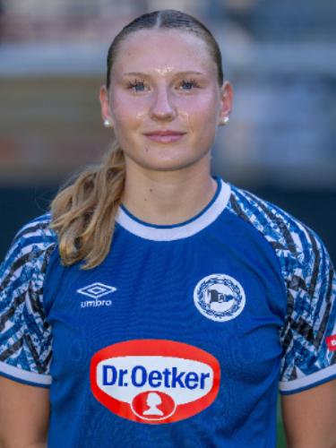 Martha Stuckenschnieder