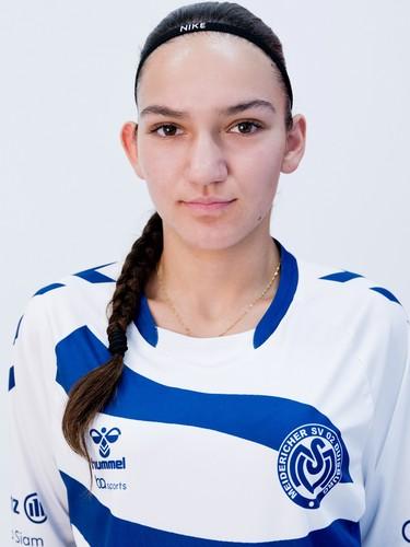 Lara Emine Bozkurtan