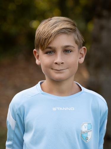 Elian Juniku