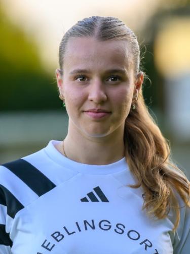 Jule Carlotta Schmuckall