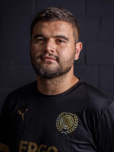 Hazir Kreyeziu