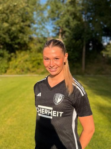 Lisa-Julie Peters